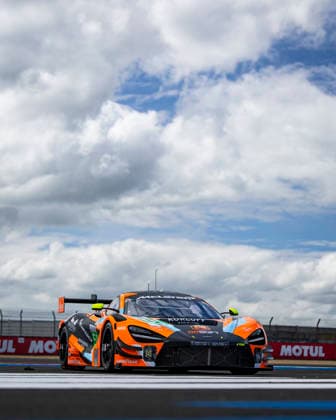 24 HEURES DU MANS 2026 - PESAGE 58 WEST Alexander (swe), GEHRSITZ Finn (ger), GOETHE Benjamin (dnk), Garage 59, McLaren 720S LMGT3 Evo 58, LM GT3, ambiance during Le Pesage of the 24 Hours of Le Mans 2026, 3rd round of the 2026 FIA World Endurance Championship, from June 5 to 6, 2026 on the Place de la RÃ publique in Le Mans, France - Le MansFrance  Copyright: xJULIENxDELFOSSEx