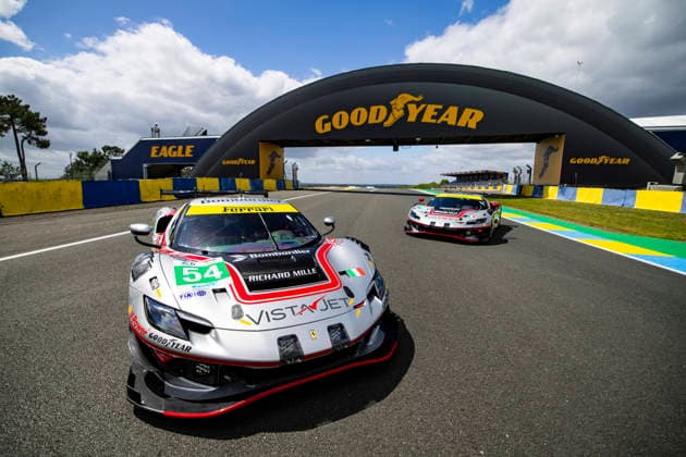 24 HEURES DU MANS 2026 - PESAGE 54 CASTELLACCI Francesco (ita), FLOHR Thomas (sui), RIGON Davide (ita), Vista AF Corse, Ferrari 296 GT3 Evo 54, LM GT3, 21 HERIAU Francois (fra), MANN Simon (usa), ROVERA Alessio (ita), Vista AF Corse, Ferrari 296 LMGT3 Evo 21, LM GT3, ambiance during Le Pesage of the 24 Hours of Le Mans 2026, 3rd round of the 2026 FIA World Endurance Championship, from June 5 to 6, 2026 on the Place de la RÃ publique in Le Mans, France - Le MansFrance  Copyright: xJULIENxDELFOSSEx