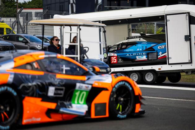 24 HEURES DU MANS 2026 - PESAGE 35 FELIX DA COSTA Antonio (prt), MILESI Charles (fra), HABSBURG Ferdinand (aut), Alpine Endurance Team, Alpine A424 35, Hypercar, ambiance during Le Pesage of the 24 Hours of Le Mans 2026, 3rd round of the 2026 FIA World Endurance Championship, from June 5 to 6, 2026 on the Place de la RÃ publique in Le Mans, France - Le MansFrance  Copyright: xJULIENxDELFOSSEx