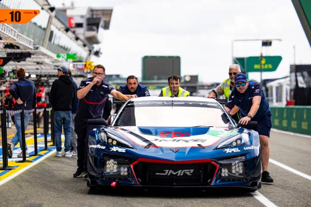 24 HEURES DU MANS 2026 - PESAGE 02 JEFRI IBRAHIM Prince (mas), HANAFIN Lorcan (gbr), GREEN Ben (gbr), TF Corvette Z06 LMGT3.R 20, LM GT3, ambiance during Le Pesage of the 24 Hours of Le Mans 2026, 3rd round of the 2026 FIA World Endurance Championship, from June 5 to 6, 2026 on the Place de la RÃ publique in Le Mans, France - Le MansFrance  Copyright: xJULIENxDELFOSSEx