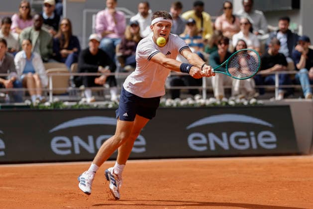 June 5, 2026, Paris, Paris, France: Jakub MENSIK (CZE) during the tennis Grand Slam of Roland Garros 2026, menÃ¢â‚¬â ¢s semi final match between Jakub MENSIK (CZE) and Alexander ZVEREV (GER) at Roland Garros Stadium - on June 04 2026 .Paris - France Tennis Grand Slam Of Roland Garros 2026 Semi Final Ladies MenÃ¢â‚¬â ¢S Semi Final Match Between Jakub MENSIK (CZE) And Alexander ZVEREV (GER)  - ZUMAb253 20260605_zsp_b253_024 Copyright: xLoicxBaratouxx
