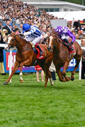 05.06.2026, Epsom, Surrey, GBR - Seagulls Eleven (left) with Oisin Murphy up wins the Diomed Stakes. Epsom Downs racecourse. (Pferd, Jockey, Seagulls Eleven, Murphy, Sieg, Ziel, Zielankunft) 260605C983EPSOM.JPG
