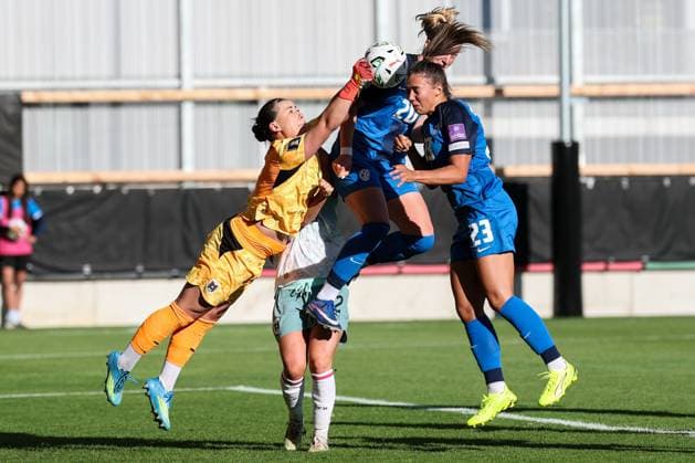 05.June. 2026 – SOCCER – UEFA Women s European Qualifiers, Austria (W) vs Slovenia (W) Mariella El Sherif (Austria) and Maja Sternad (Slovenia) in aerial duel VIENNA VIENNA, AUSTRIA – Sportclub-Platz Dornbach Sportclub-Platz Dornbach AUSTRIA