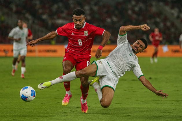 June 5, 2026, Jakarta, Java, Indonesia: Yakob Sayuri (left) of Indonesia vies with Musab Mahfoodh Al-Shaqsi (right) of Oman during the FIFA MenÃ¢â‚¬â ¢s Match Day between Indonesia and Oman at Gelora Bung Karno Stadium, Jakarta, Indonesia. Indonesia defeated Oman 3Ã¢â‚¬0 in the International Friendly, Länderspiel, Nationalmannschaft encounter. FIFA MENS MATCH DAY 2026 - INDONESIA V OMAN  - ZUMAp283 20260605_zip_p283_013 Copyright: xClaudioxPramanax