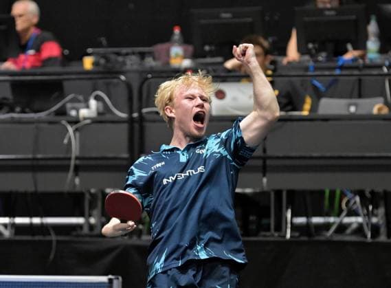 ara Athlet Mio Wagner (SV Siek) wird erstmals Deutscher Meister im Tischtennis-Regelsport LOTTO Thüringen TT-Finals 2026 in Erfurt. Deutsche Meisterschaften U19 am5. Juni 2026. Para Athlet Mio Wagner (SV Siek) wird erstmals Deutscher Meister im Tischtennis-Regelsport Erfurt Messe Erfurt Thüringen Deutschland