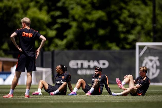 NEW YORK - Nathan Ake of the Netherlands, Memphis Depay of the Netherlands, and Frenkie de Jong of the Netherlands during a training session of the Dutch national team, Nationalteam at the Etihad City Football Academy training complex on June 5, 2026, in Orangeburg, New York. The Dutch national team is preparing for the 2026 World Cup. ROBIN VAN LONKHUIJSEN ANP xVIxANPxSportx xxANPxIVx 560190894 originalFilename: 560190894.jpg