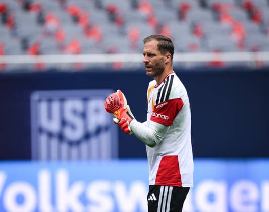 Fussball WM 2026 Vorbereitung Deutschland im Chicago 05.06.2026 Abschlusstraining der deutschen Nationalmannschaft im Solider Field Stadion vor dem Testspiel gegen die USA: Torwart Oliver Baumann beim Training