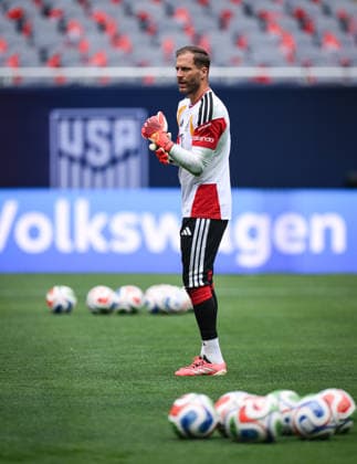 Fussball WM 2026 Vorbereitung Deutschland im Chicago 05.06.2026 Abschlusstraining der deutschen Nationalmannschaft im Solider Field Stadion vor dem Testspiel gegen die USA: Torwart Oliver Baumann beim Training