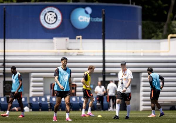 NEW YORK - Tijjani Reijnders of the Netherlands, Netherlands coach Ronald Koeman during a training session of the Dutch national team, Nationalteam at the Etihad City Football Academy training complex, on June 5, 2026, in Orangeburg, New York. The Dutch national team is preparing for the 2026 World Cup. KOEN VAN WEEL ANP xVIxANPxSportx xxANPxIVx 560191147 originalFilename: 560191147.jpg