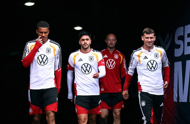 Fussball, Länderspiel, Herren, WM 2026, Training der deutschen Nationalmannschaft im Soldier Field, Chicago; Malick Thiaw (GER), Nadiem Amiri (GER), Pascal Groß (GER).