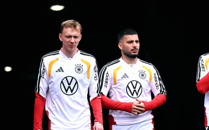 Fussball, Länderspiel, Herren, WM 2026, Training der deutschen Nationalmannschaft im Soldier Field, Chicago; Maximilian Beier (GER). Deniz Undav (GER).