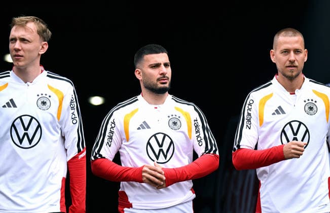 Fussball, Länderspiel, Herren, WM 2026, Training der deutschen Nationalmannschaft im Soldier Field, Chicago; Maximilian Beier (GER). Deniz Undav (GER), Waldemar Anton (GER).