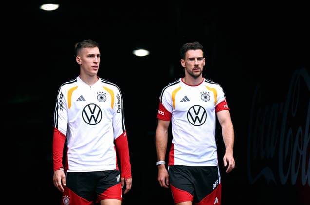 Fussball, Länderspiel, Herren, WM 2026, Training der deutschen Nationalmannschaft im Soldier Field, Chicago; Nico Schlotterbeck (GER), Leon Goretzka (GER).