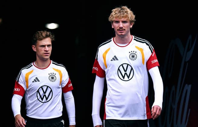 Fussball, Länderspiel, Herren, WM 2026, Training der deutschen Nationalmannschaft im Soldier Field, Chicago; Joshua Kimmich (GER), Nick Woltemade (GER).