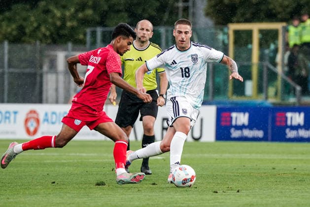 San Marino: International Friendly, Länderspiel, Nationalmannschaft 2025 2026 - 05.06.2026 - San Marino vs. Bangladesch - San Marino Stadium (Serravalle, San Marino); Shekh Morsalin (Bangladesh), Samuele Zannoni (San Marino) Copyright: xLUKAxKOLANOVICx