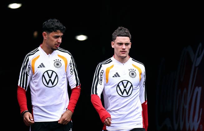 Fussball, Länderspiel, Herren, WM 2026, Training der deutschen Nationalmannschaft im Soldier Field, Chicago; Aleksandar Pavlovic (GER), Florian Wirtz (GER).