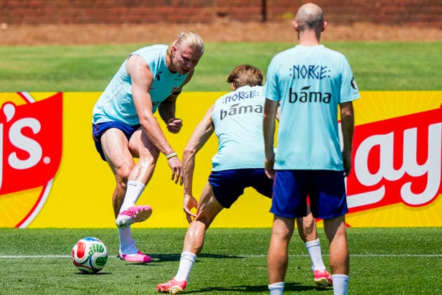World Cup 2026 Greensboro , USA 20260605 Norways Erling Braut Haaland, Martin Odegaard and Fredrik Aursnes during a training session with the Norwegian mens national soccer team at The University of North Carolina Greensboro UNCG Photo Fredrik Varfjell NTB Greensboro USA EDITORIAL USE ONLY RESTRICTED USE FOR BETTING COMPANIES  Copyright: xFredrikxVarfjellx xNTBx