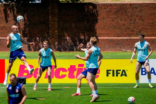 World Cup 2026 Greensboro , USA 20260605 Norways Leo Skiri ostigard, Martin odegaard, Sander Berge, Kristian Thorstvedt and Jorgen Strand Larsen during a training session with the Norwegian mens national football team at The University of North Carolina Greensboro UNCG Photo Fredrik Varfjell NTB Greensboro USA EDITORIAL USE ONLY RESTRICTED USE FOR BETTING COMPANIES  Copyright: xFredrikxVarfjellx xNTBx