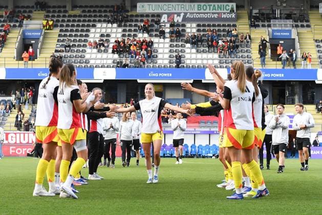 Belgium s Tessa Wullaert and receives her golden shoe at a soccer game between Belgium s national women s team the Red Flames and Luxembourg, on Friday 05 June 2026 in Leuven, in the fifth of six games of the qualifiers for the 2027 FIFA Women s World Cup. JILLxDELSAUX  x176173403x