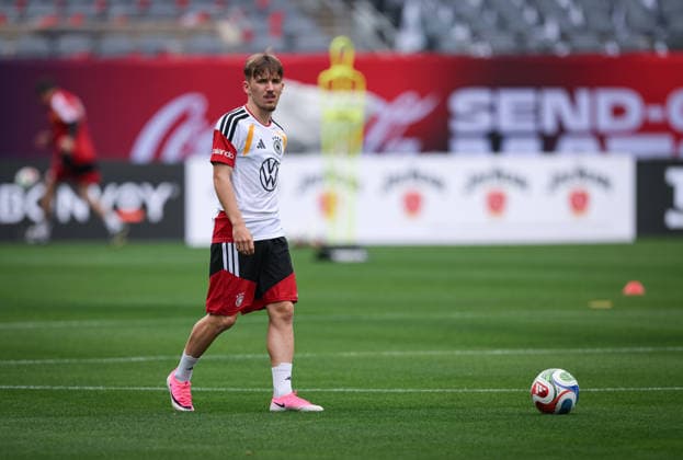 Fussball WM 2026 Vorbereitung Deutschland im Chicago 05.06.2026 Abschlusstraining der deutschen Nationalmannschaft im Solider Field Stadion vor dem Testspiel gegen die USA: Lennart Karl am Ball, spaeter in Training verletzt er sich