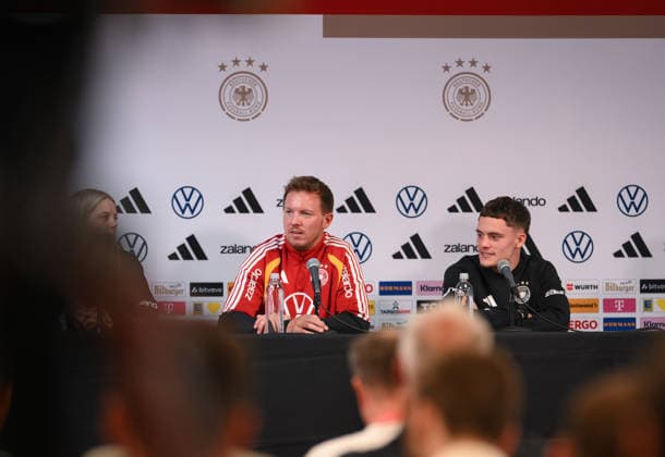 Fussball WM 2026 Vorbereitung Deutschland im Chicago 05.06.2026 Pressekonferenz der deutschen Nationalmannschaft im Solider Field Stadion vor dem Testspiel gegen die USA: Bundestrainer Julian Nagelsmann (li) und Florian Wirtz (re)