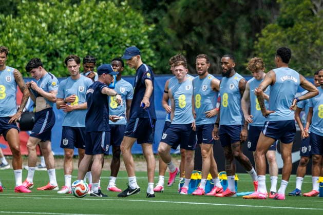 FIFA World Cup, WM, Weltmeisterschaft, Fussball 2026 preparations - England England s head coach Thomas Tuchel (C) leads a training session in Palm Beach Gardens, Florida, USA, 05 June 2026. England will play friendly soccer matches against New Zealand on 06 June and Costa Rica on 10 June. PALM BEACH GARDENS FLORIDA United States  Copyright: xCRISTOBALxHERRERA-ULASHKEVICHx