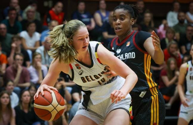 Belgium s Laura Vilcinskas and German Praise Egharevba fight for the ball during a friendly basket game between Belgium s national team, Nationalteam Belgian Cats and Germany, on Friday 05 June 2026 in Vilvoorde. VIRGINIExLEFOUR  x176175787x