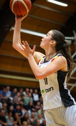 Belgium s Noor Devos pictured in action during a friendly basket game between Belgium s national team, Nationalteam Belgian Cats and Germany, on Friday 05 June 2026 in Vilvoorde. VIRGINIExLEFOUR  x176176171x