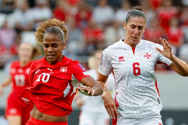 Aurelie Csillag (Schweiz, 16) und Oceane Grange (Malta, 06) , Schweiz, Fussball, WM-Qualifikation Europa Frauen, 5..Spieltag, 2026, Schweiz vs. Malta, 05.06.2026, Lugano AIL Arena Schweiz Copyright: xGrantxHubbsx