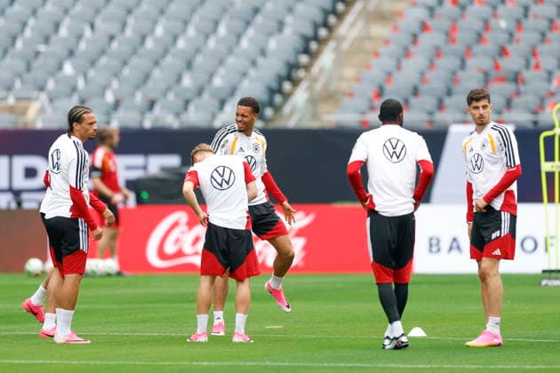 Germany prepares for a friendly match against USA Players of Germany attend a training session at Soldier Field in Chicago, Illinois, USA, 05 June 2026. The United States and Germany will play their International Friendly, Länderspiel, Nationalmannschaft soccer match on 06 June. CHICAGO ILLINOIS USA  Copyright: xKAMILxKRZACZYNSKIx