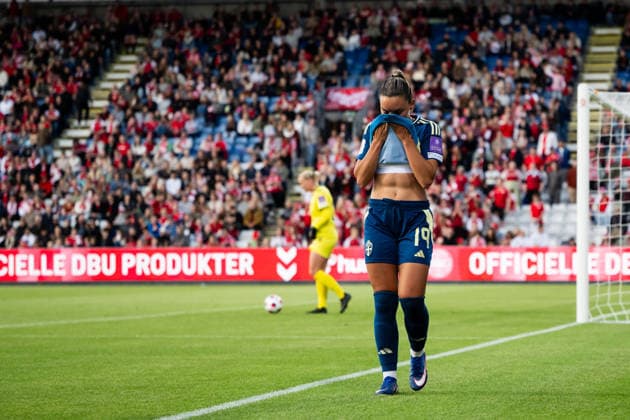 260605 Johanna Rytting Kaneryd of Sweden looks dejected during the FIFA Women™s World Cup Qualifier football match between Denmark and Sweden on June 5, 2026 in Odense. Photo: Ludvig Thunman BILDBYRAN kod LT LT0798 fotboll football soccer fotball vm-kval kval fifa womens world cup qualifier qualifier danmark sverige sweden denmark dam bbeng depp Copyright: LUDVIGxTHUNMAN BB260605LT121