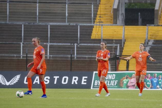 CORK, 05-06-2026 , Pairc Ui Chaoimh , season 2025 2026 , UEFA worldcup qualification football , match between Ireland and The Netherlands (women) , picture shows Netherlands player Dominique Janssen is dejected after scoring 1-0 by Republic of Ireland player Kyra Carusa Ireland - Netherlands (women)  x204174201x Copyright: