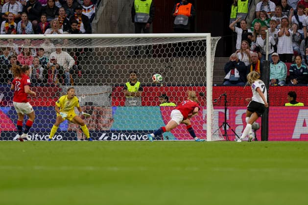 05.06.2026, GER, Fussball, Frauen, WM Qualifikation, Gruppe A 4, Saison 2025 2026, Deutschland - Norwegen Marie Müller (Deutschland) erzielt das Tor zum 1:0 Köln RheinEnergieSTADION Nordrhein-Westfalen Deutschland Copyright: xAdrianxSchlüterx