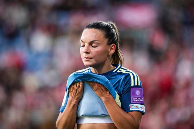 ODENSE, DENMARK 20260605 Sweden s Johanna Rytting Kaneryd (r) celebrates with Filippa Angeldahl after equalizing to 1- during Friday s Women s World Cup 2027 qualifier between Denmark and Sweden at Odense Stadium. ODENSE DENMARK x9200x