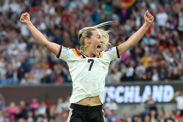 05.06.2026, xrekx, Fussball WM Qualifikation Frauen, Deutschland - Norwegen v.l. Torjubel nach dem Tor zum celebrating the goal celebrate 1:0 durch Marie Müller (Deutschland) (DFL DFB REGULATIONS PROHIBIT ANY USE OF PHOTOGRAPHS as IMAGE SEQUENCES and or QUASI-VIDEO) Köln
