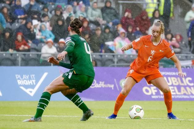 CORK, 05-06-2026 , Pairc Ui Chaoimh , season 2025 2026 , UEFA worldcup qualification football , match between Ireland and The Netherlands (women) , picture shows Republic of Ireland player Caitlin Hayes vs Netherlands player Ella Peddemors Ireland - Netherlands (women)  x204174241x Copyright:
