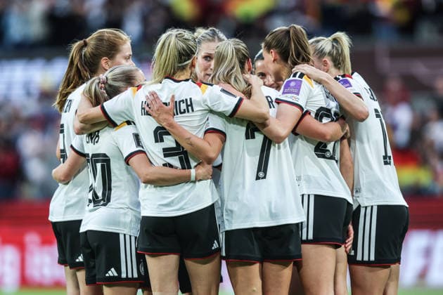 Fussball, WM-Qualifikation Europa (Frauen) Saison 2026 Liga A Gruppe 4 - 5.Spieltag Deutschland - Norwegen 05.06.2026, RheinEnergieSTADION Torjubel Deutschland nach dem Tor zum 1-0 durch Marie Müller ( Deutschland ) die Spielerinnen freuen sich Köln RheinEnergieSTADION Nordrhein-Westfalen Deutschland