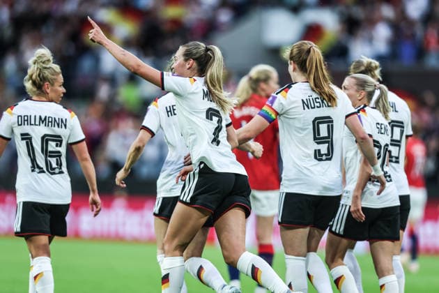 Fussball, WM-Qualifikation Europa (Frauen) Saison 2026 Liga A Gruppe 4 - 5.Spieltag Deutschland - Norwegen 05.06.2026, RheinEnergieSTADION Torjubel Deutschland nach dem Tor zum 1-0 durch Marie Müller ( Deutschland ) die Spielerinnen freuen sich Köln RheinEnergieSTADION Nordrhein-Westfalen Deutschland