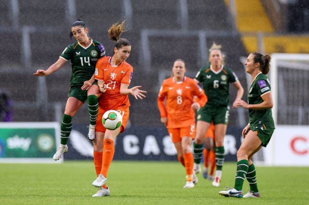 2027 FIFA Women s World Cup Qualifier, SuperValu Pairc Ui Chaoimh, Cork 5 6 2026 Republic of Ireland WNT vs The Netherlands Ireland s Marissa Sheva and Damaris Egurrola of Netherlands compete for the ball Marissa Sheva and Damaris Egurrola compete for the ball 5 6 2026  Copyright: x INPHO BenxBradyx BB3_1838