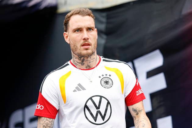 Germany prepares for a friendly match against USA Germany s David Raum arrives for a training session at Soldier Field in Chicago, Illinois, USA, 05 June 2026. The United States and Germany will play their International Friendly, Länderspiel, Nationalmannschaft soccer match on 06 June. CHICAGO ILLINOIS USA  Copyright: xKAMILxKRZACZYNSKIx