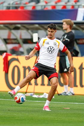 Germany prepares for a friendly match against USA Germany s Aleksandar Pavlovic attends a training session at Soldier Field in Chicago, Illinois, USA, 05 June 2026. The United States and Germany will play their International Friendly, Länderspiel, Nationalmannschaft soccer match on 06 June. CHICAGO ILLINOIS USA  Copyright: xKAMILxKRZACZYNSKIx
