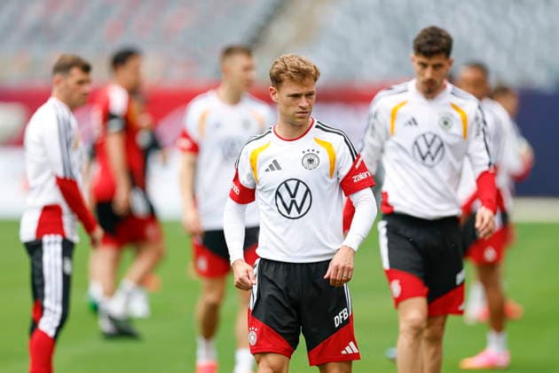 Germany prepares for a friendly match against USA Germany s Joshua Kimmich attends a training session at Soldier Field in Chicago, Illinois, USA, 05 June 2026. The United States and Germany will play their International Friendly, Länderspiel, Nationalmannschaft soccer match on 06 June. CHICAGO ILLINOIS USA  Copyright: xKAMILxKRZACZYNSKIx