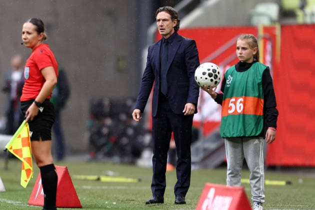 Poland v France - FIFA Women s World Cup 2027 Qualifier Laurent Bonadei during the 2027 FIFA Women s World Cup Qualifier match between Poland and France at Polsat Plus Arena in Gdansk, Poland, on June 5, 2026. Gdansk Poland  Copyright: xPiotrxMatusewiczx originalFilename:matusewicz-polandvf260605_npGlv.jpg