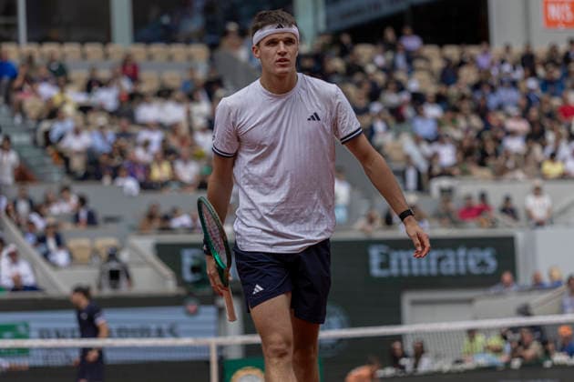 2026 French Open - Day Thirteen Jakub Mensik competes during the Roland Garros Grand Slam Tournament on June 5, 2026, in Paris, France. Paris France  Copyright: xRobertxSzaniszlox originalFilename:szaniszlo-notitle260605_npgau.jpg