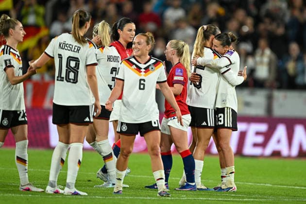 Schlussjubel Schlußjubel Emotion Freude der Mannschaft von Deutschland 05.06.2025 ¢ Fussball ¢ Frauen WM-Qualifikation 2027, Deutschland vs Norwegen, Rheinenergiestadion, Köln Koeln, NRW Germany