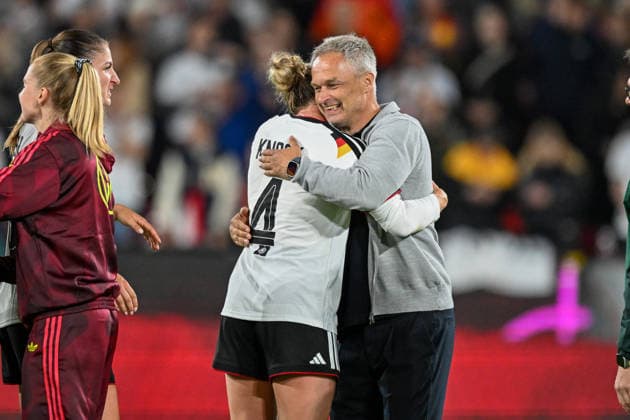Schlussjubel Schlußjubel Emotion Freude Rebecca Knaak (Germany 4) Christian Wück (Germany) 05.06.2025 ¢ Fussball ¢ Frauen WM-Qualifikation 2027, Deutschland vs Norwegen, Rheinenergiestadion, Köln Koeln, NRW Germany