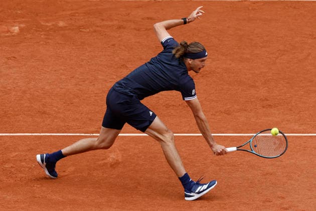 June 5, 2026, Paris, Paris, France: ALEXANDER ZVEREV (GER) in action during the tennis Grand Slam of Roland Garros 2026, men s semi final match between Mensik (CZE) and Zverev (GER) at Roland Garros Stadium. Tennis 2026: ATP, Tennis Herren French Open: Zverev 7:5, 6:2, 3:6, 6:3 Mensik  - ZUMAb253 20260605_zsp_b253_073 Copyright: xLoicxBaratouxx