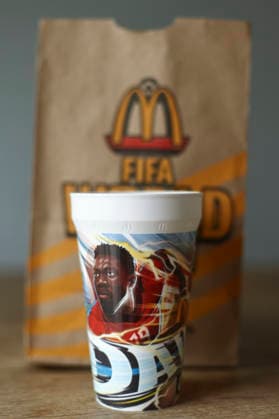 FIFA World Cup, WM, Weltmeisterschaft, Fussball McDonalds Sponsorship An Alphonso Davies McDonald s World Cup collectible cup is seen in this illustration photo in Los Angeles, California, on June 5, 2026. Los Angeles California United States  Copyright: xMichaelxYanowx originalFilename:yanow-fifaworl260605_npr5p.jpg