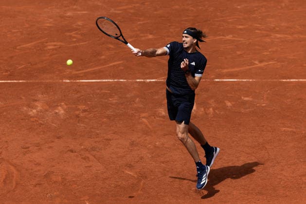 2026 French Open - Day Thirteen Alexander Zverev competes in his men s singles semifinal match against Jakub Mensik on day 13 of the French Open tennis tournament at Court Philippe Chatrier in the Roland-Garros Complex, Paris, France. Paris France  Copyright: xIbrahimxEzzatx originalFilename:ezzat-notitle260605_npz21.jpg