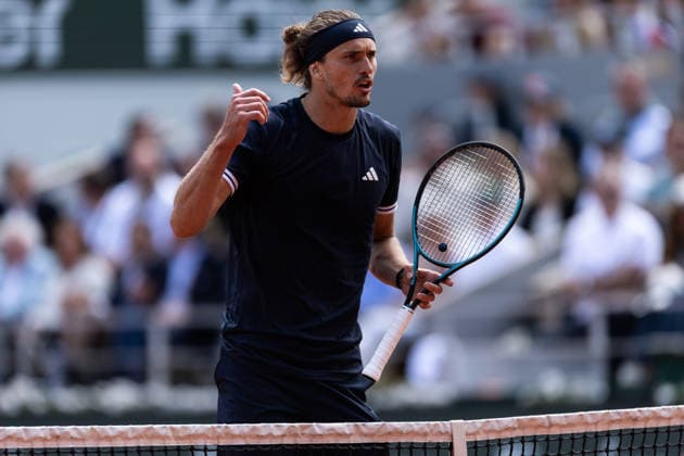 2026 French Open - Day Thirteen Alexander Zverev reacts during his men s singles semifinal match against Jakub Mensik on day 13 of the French Open tennis tournament on Court Philippe Chatrier at the Roland-Garros Complex in Paris, France. Paris France  Copyright: xIbrahimxEzzatx originalFilename:ezzat-notitle260605_npitQ.jpg